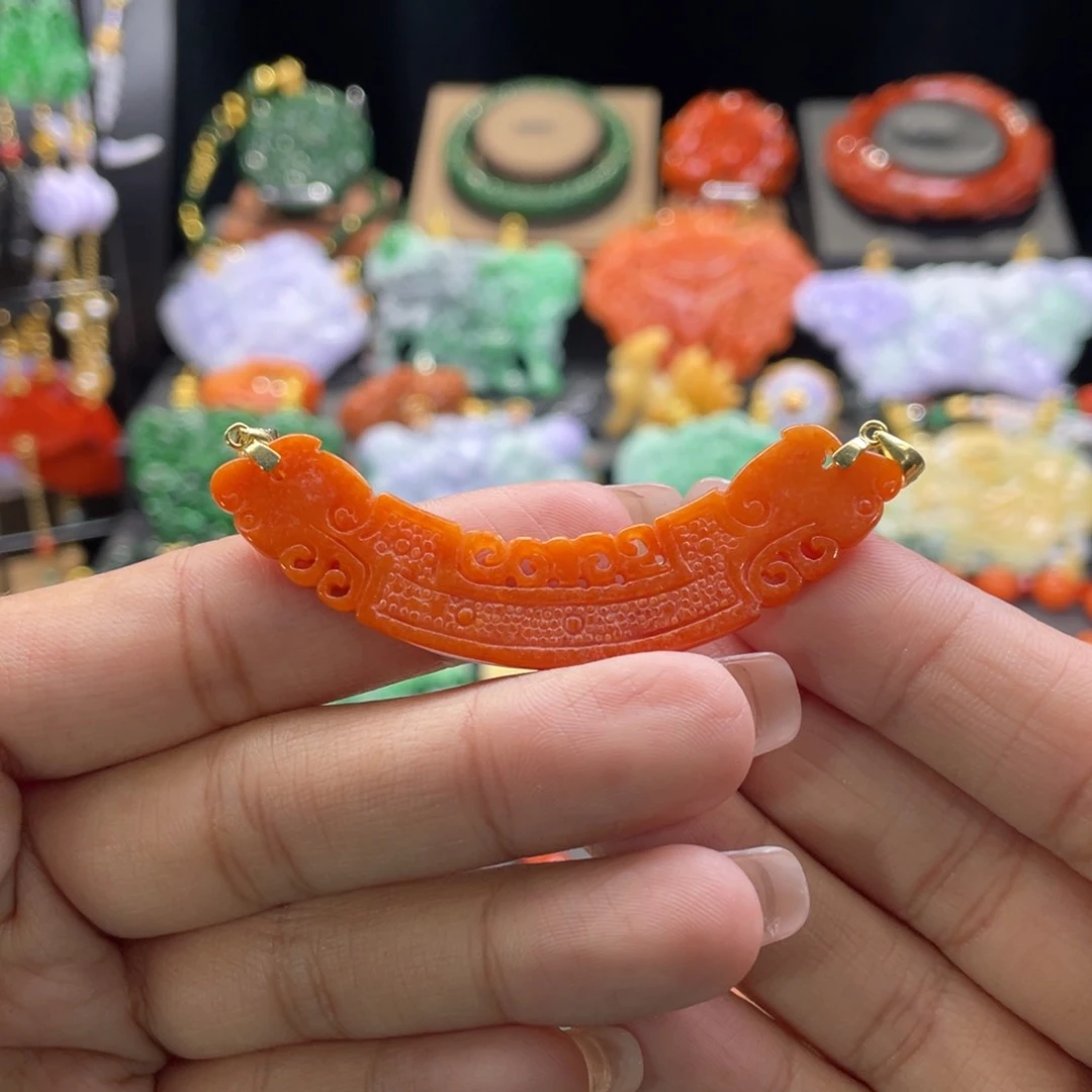 翡翠颈饰未镶嵌五*代编织