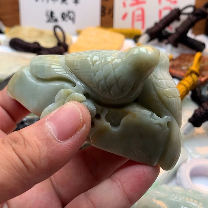 翡翠未镶嵌颈饰保真天然a货翡翠