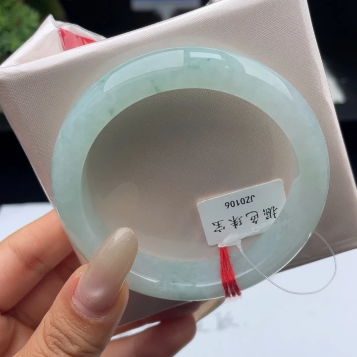 翡翠未镶嵌手镯56
