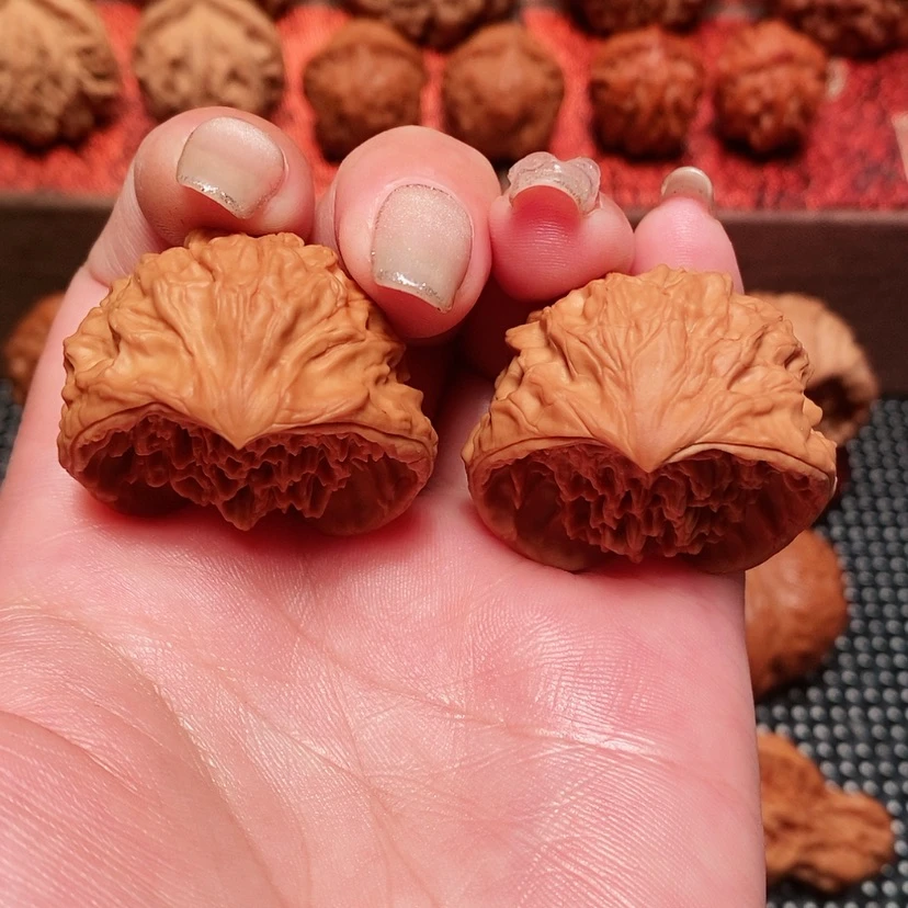 【闪购商品】文玩核桃吊坠开***着蛇头