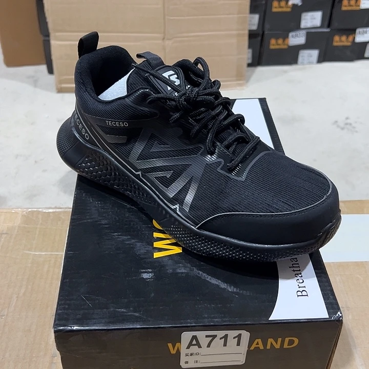 编711号。41码防砸防刺劳保鞋。