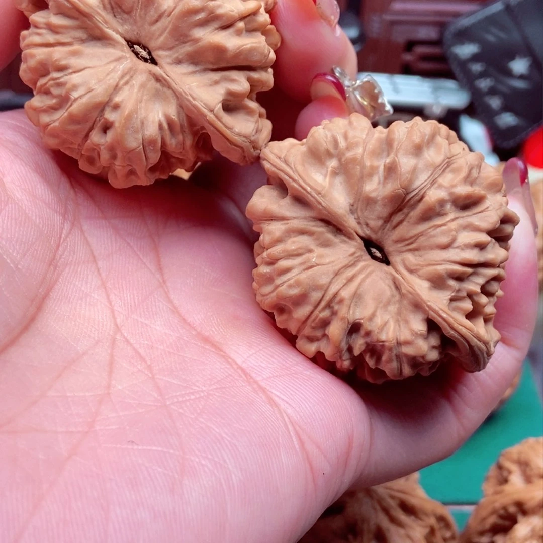 文玩核桃吊坠Z****n官帽47