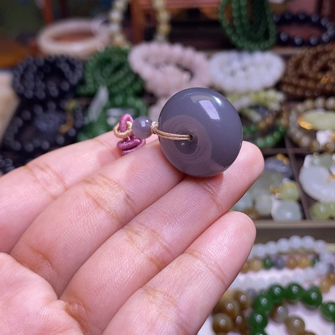 和田玉未镶嵌颈饰浓烟紫老料冰底平安扣