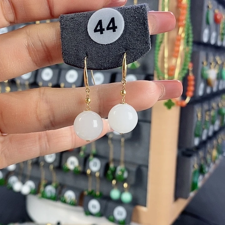 和田玉18K金镶嵌耳饰