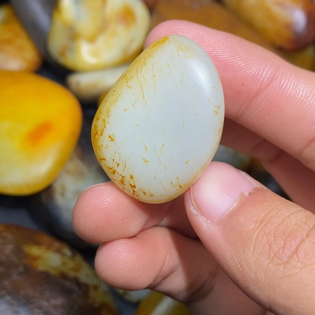 和田玉未镶嵌珠宝奇石