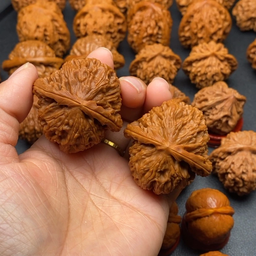 【闪购商品】文玩核桃把件43白狮子色差