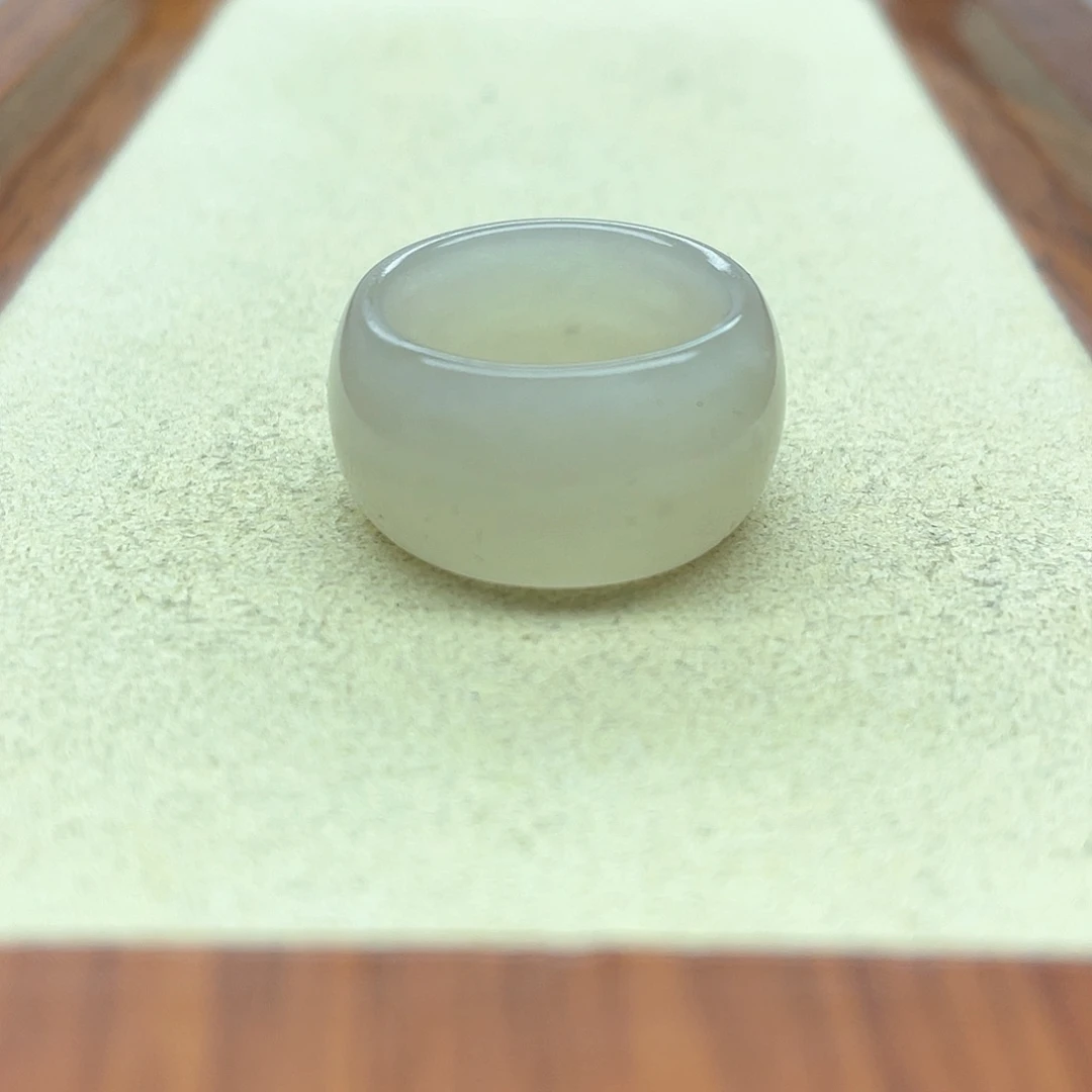未镶嵌戒指和田玉63冰藕粉墩墩14号