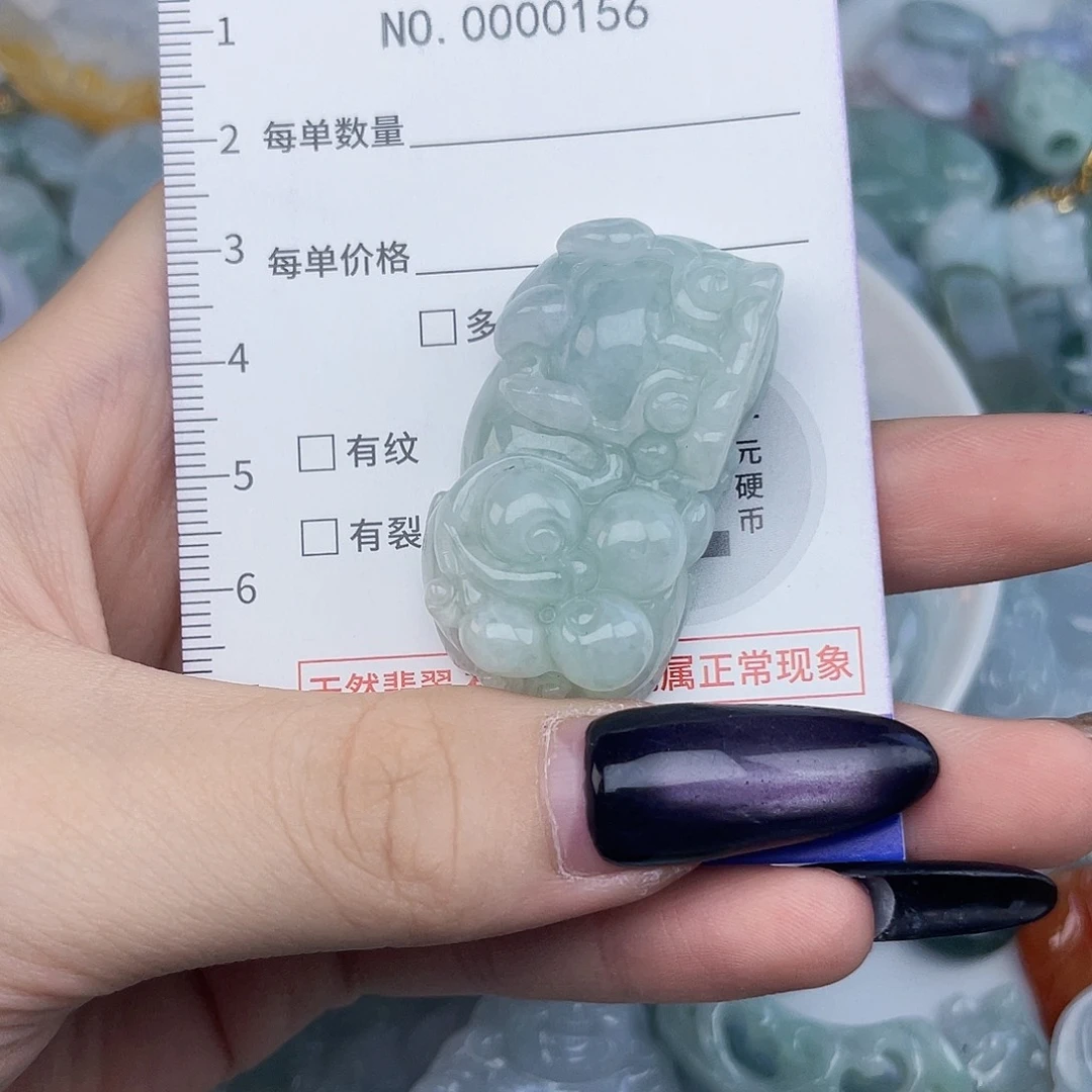 翡翠未镶嵌颈饰hhh