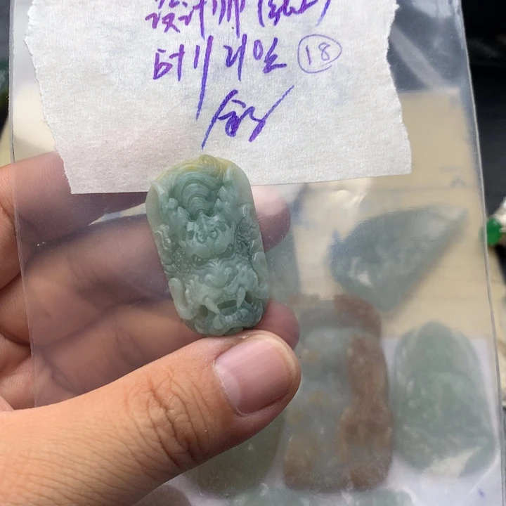 定制翡翠未镶嵌设****）翡翠