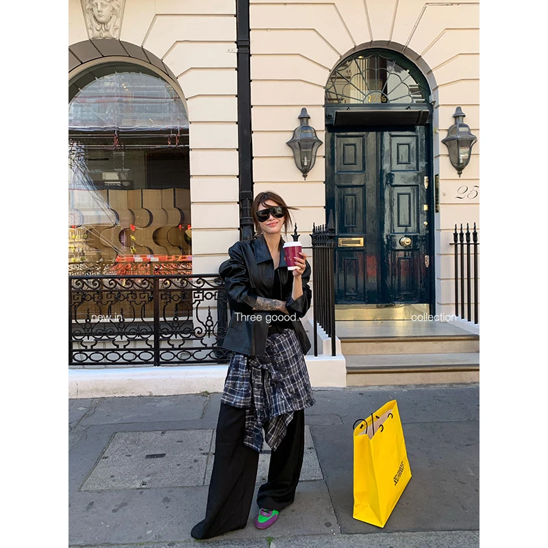 THREE GOOOD/三吉 PU皮时髦翻领小版星星镂空皮衣外套Y725T11589