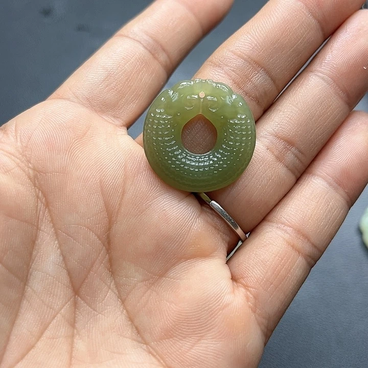 【闪购商品】颈饰未镶嵌和田玉