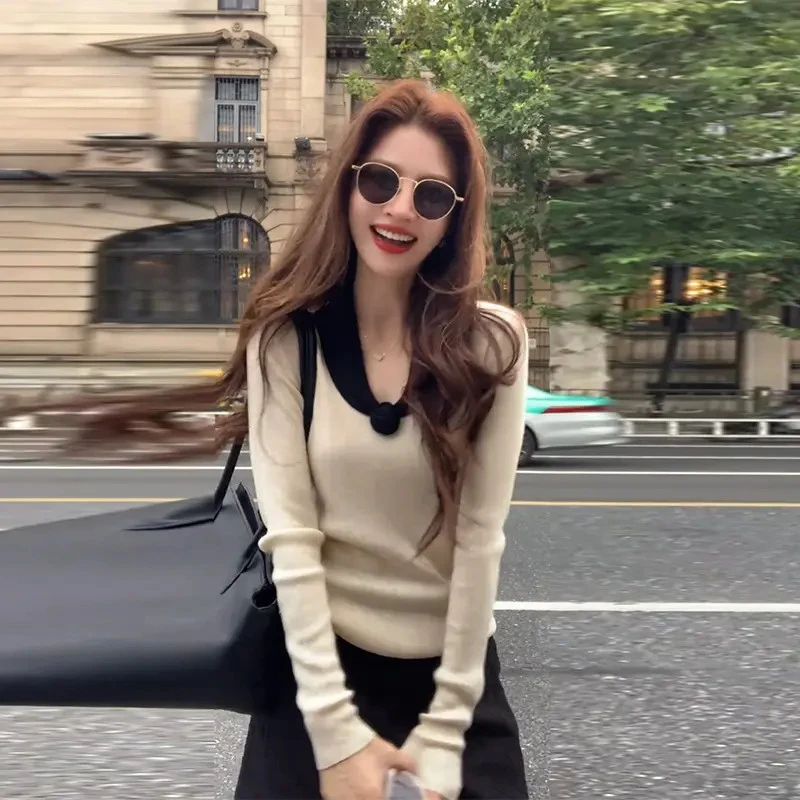 韩系撞色V领针织衫女2025年秋季修身显瘦高级感长袖打底衫上衣ins