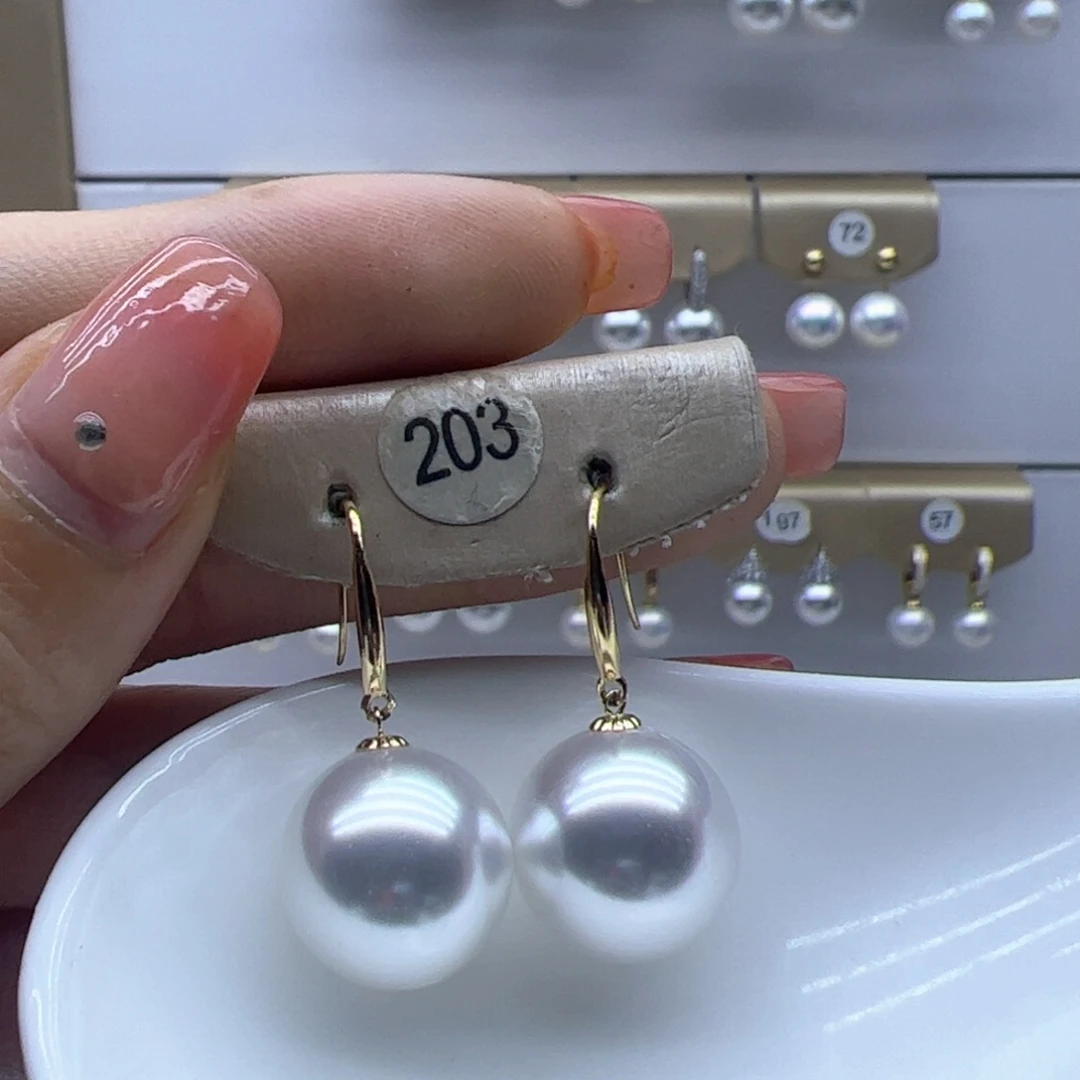 18K金镶嵌淡水珍珠耳饰