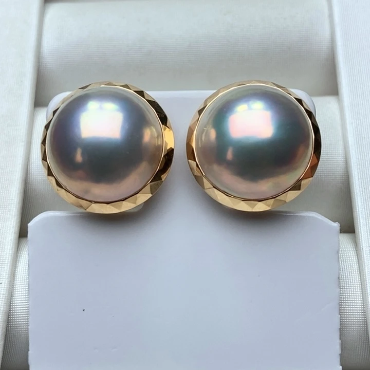 丹***笑耳饰拼合珍珠（马贝珠）18K金镶嵌