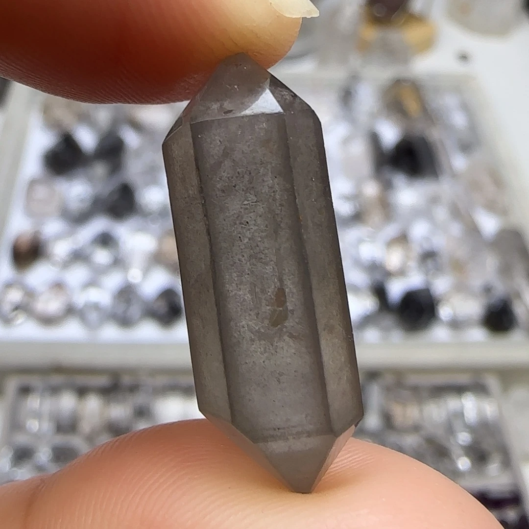 水晶未镶嵌珠宝半成品灰素描双尖随形