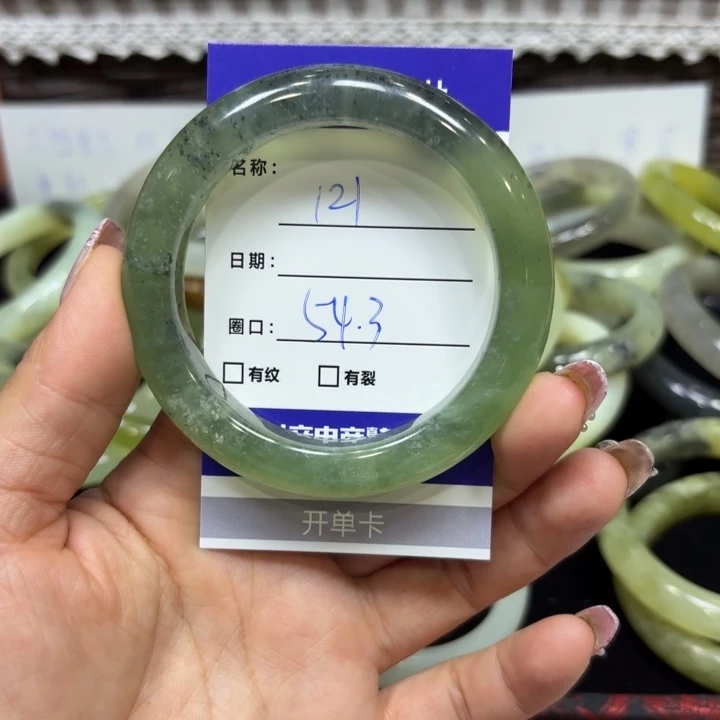 未镶嵌岫玉手镯天然