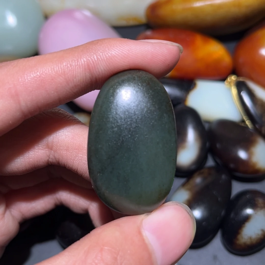 和田玉未镶嵌珠宝奇石