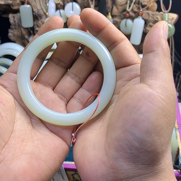 【闪购商品】未镶嵌手镯和田玉