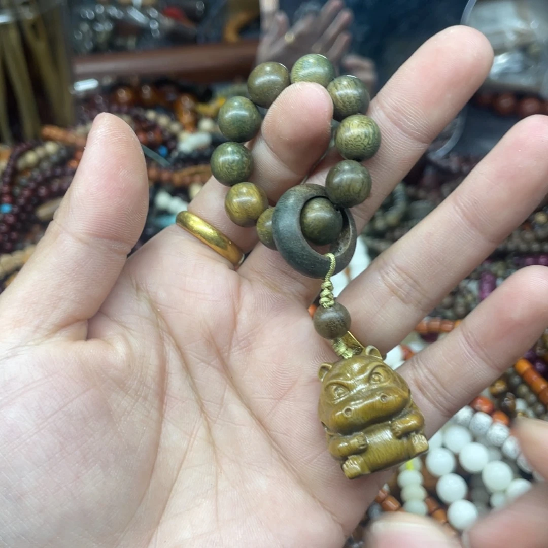 维腊木（绿檀）无事牌