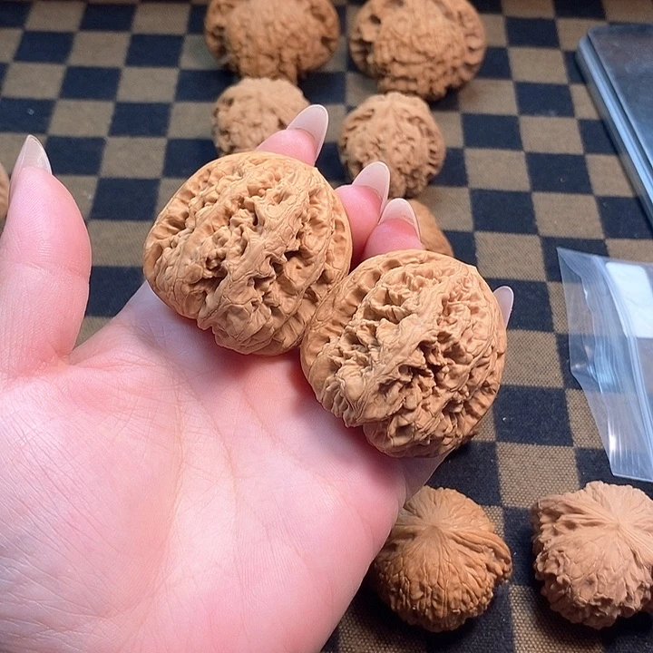 桃核把件42粗筋。