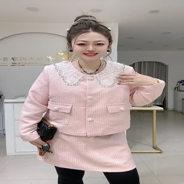 2986时尚洋气重工娃领香风套装