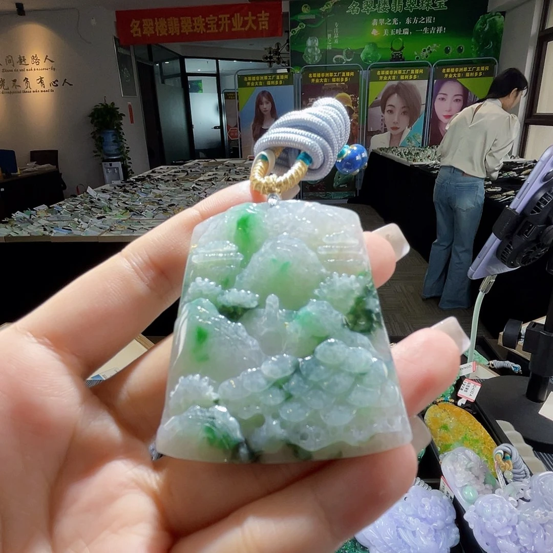 颈饰未镶嵌翡翠一