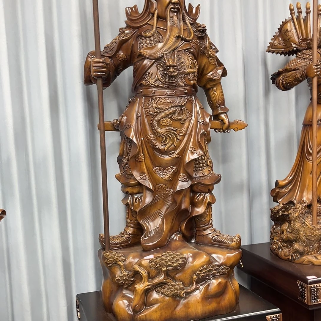 一套带底座怒关公