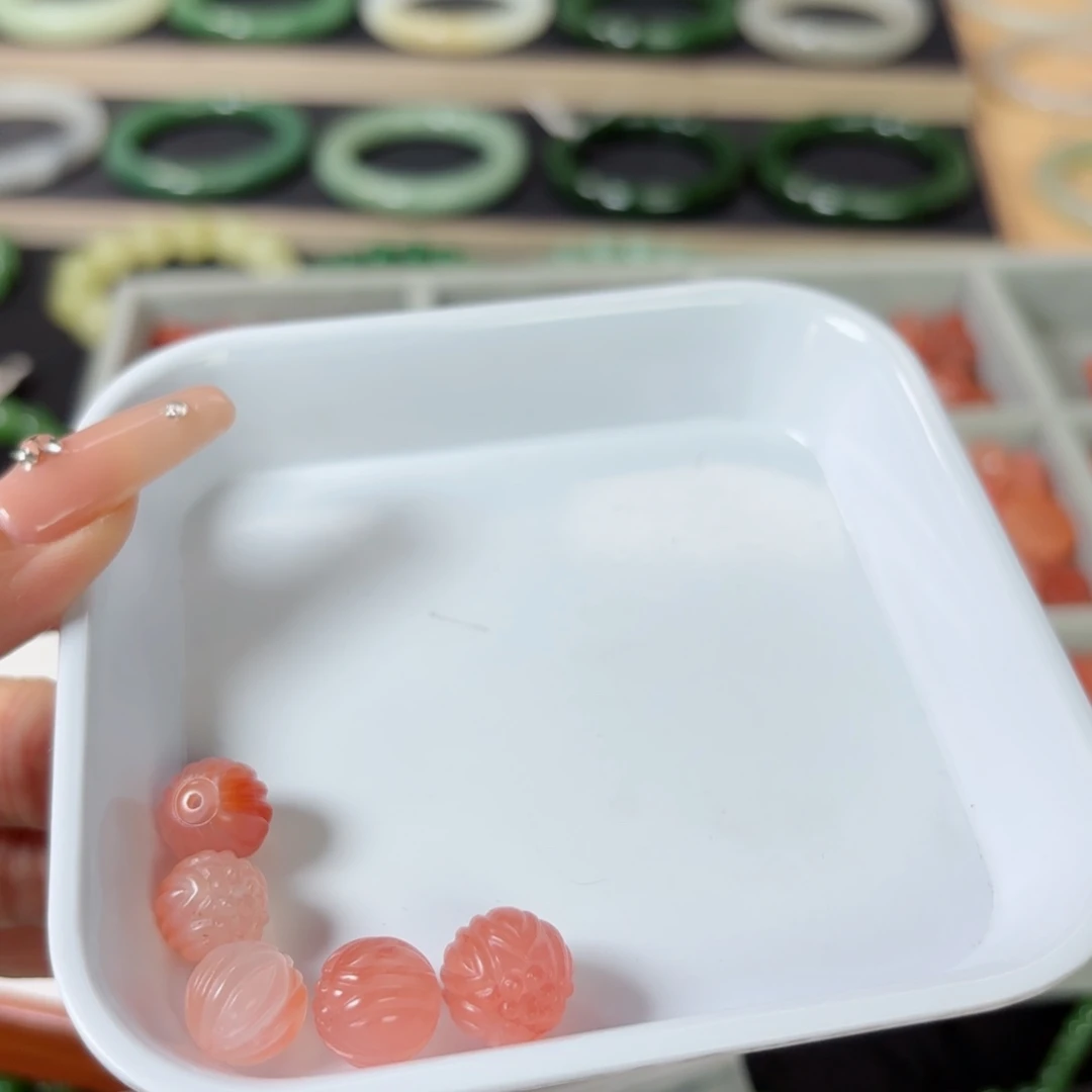 w***x和田玉未镶嵌吊坠(不含链)拍一发五