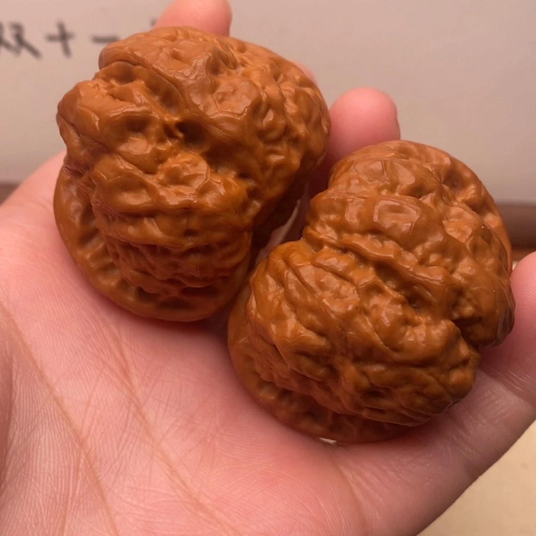 【闪购商品】把件文玩核桃边46左右