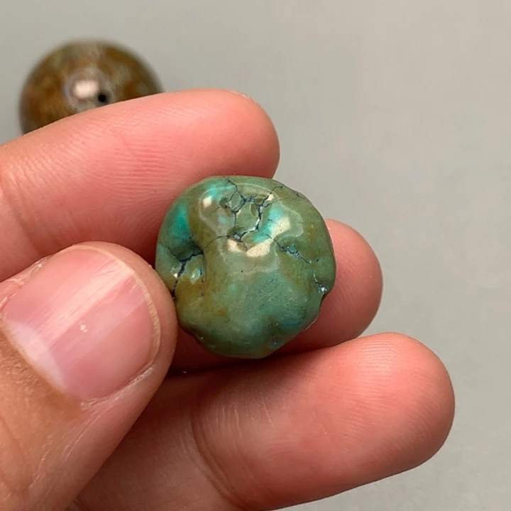 绿松石未镶嵌颈饰