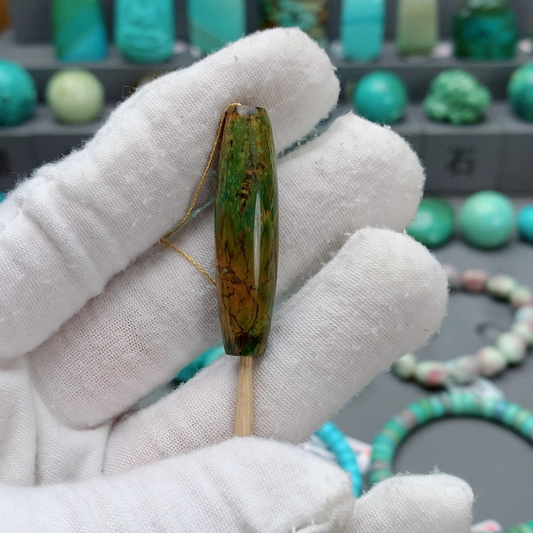 绿松石颈饰未镶嵌