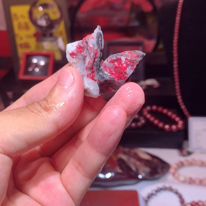 天然辰砂原石毛料两块