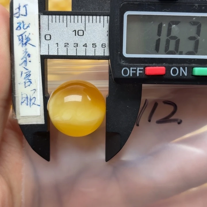 未镶嵌蜜蜡裸石蜜蜡