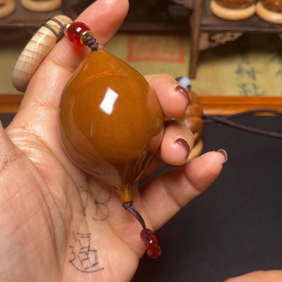 橄榄核吊坠一线天40穿配