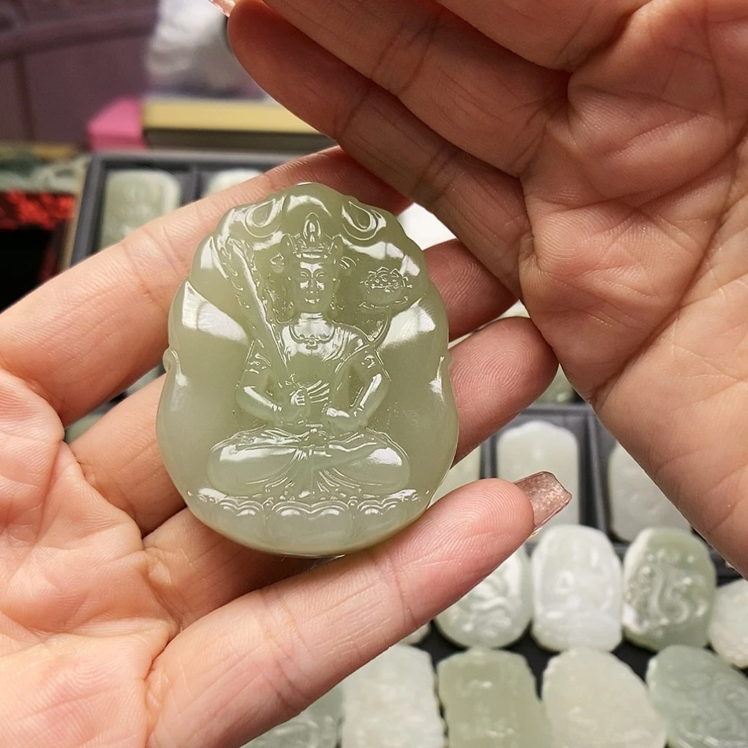 和田玉颈饰未镶嵌痞*菜