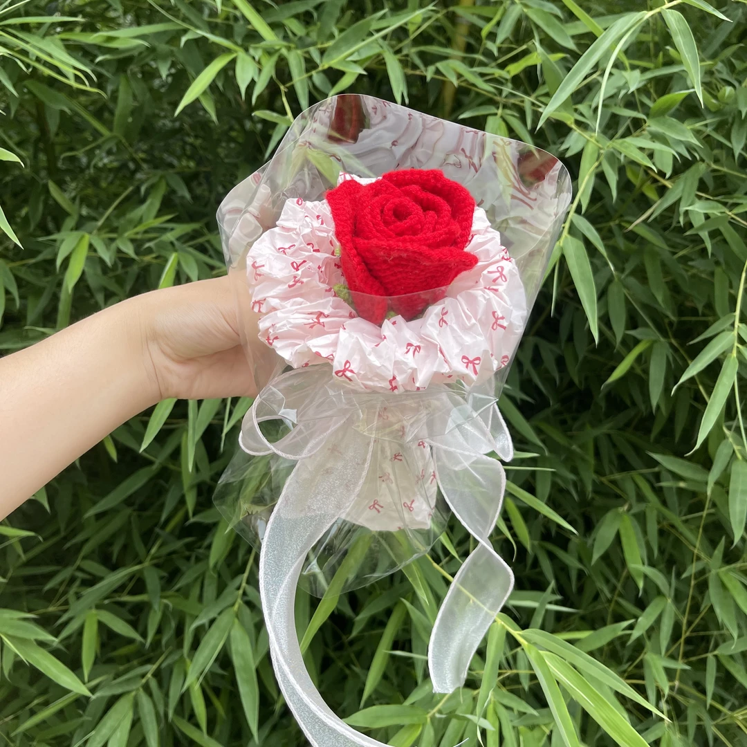 可爱红玫瑰轻奢手工成品花束非遗毛线花见面礼