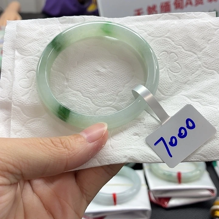 翡翠未镶嵌手镯（贵妃镯）翡翠38
