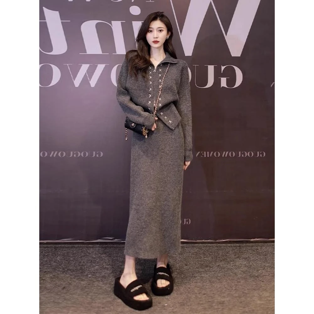 秋冬装搭配一整套2025新款时尚洋气感针织毛衣裙子两件套装女