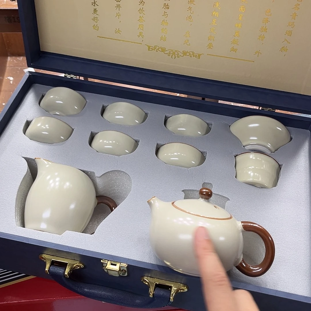 孤品茶具套装等。