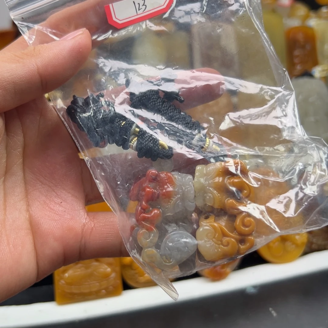 石英质玉（黄龙玉）未镶嵌多样性发货，发其一