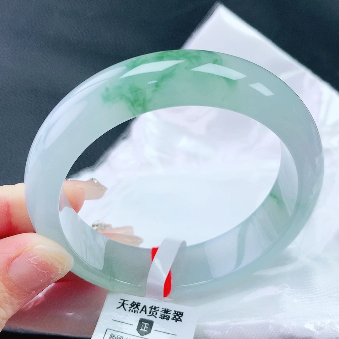 翡翠手镯未镶嵌56轮胎