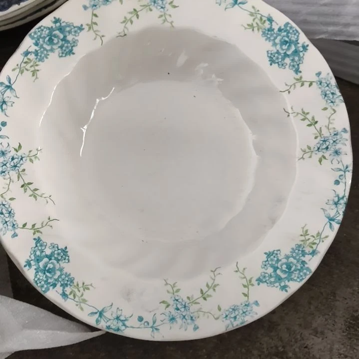 陶瓷盘子碗啥都有