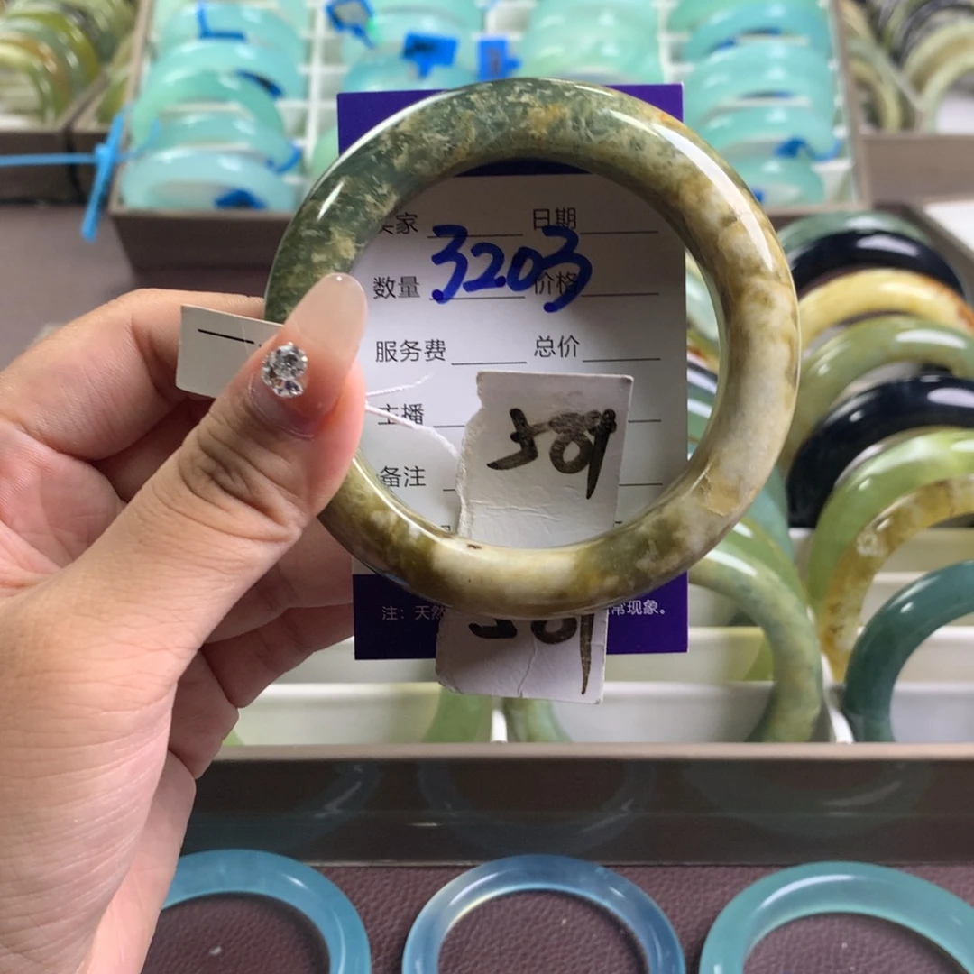 未镶嵌蛇纹石玉手镯3203