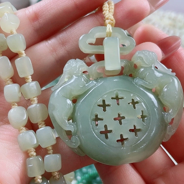 颈饰未镶嵌和田玉