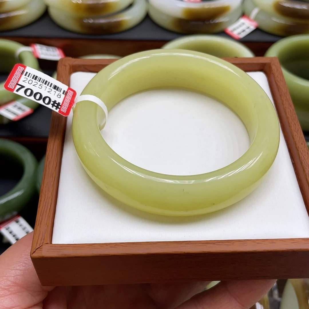 未镶嵌手镯和田玉?***?