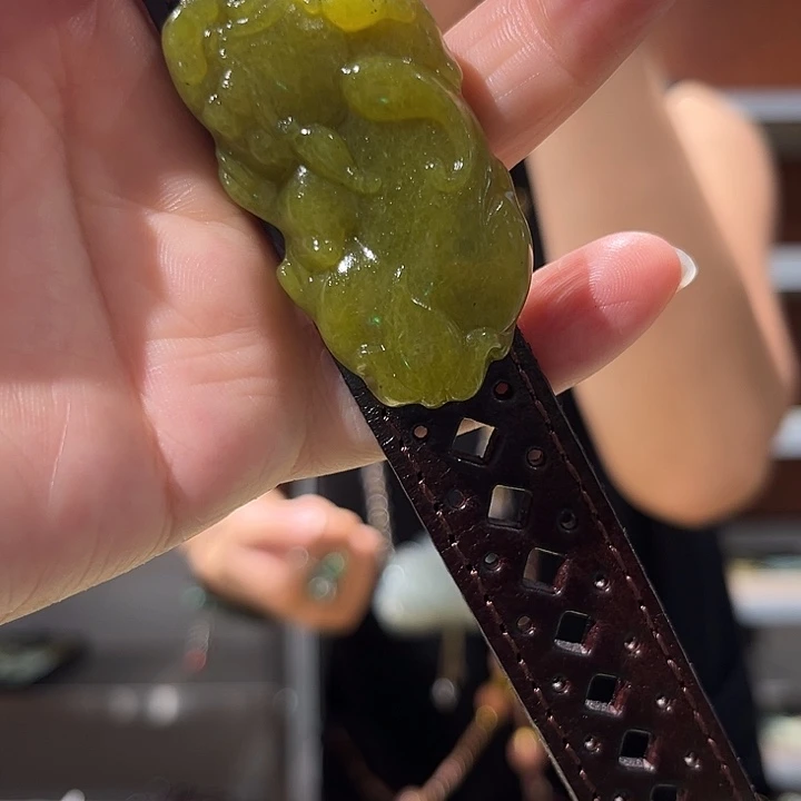 岫玉未镶嵌吊坠(赠链)