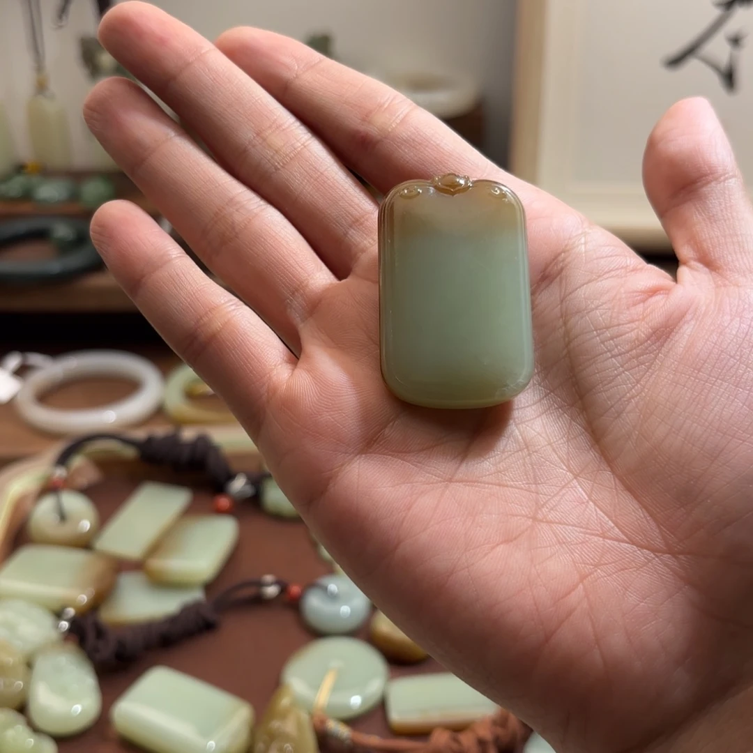 和田玉（糖玉）颈饰未镶嵌