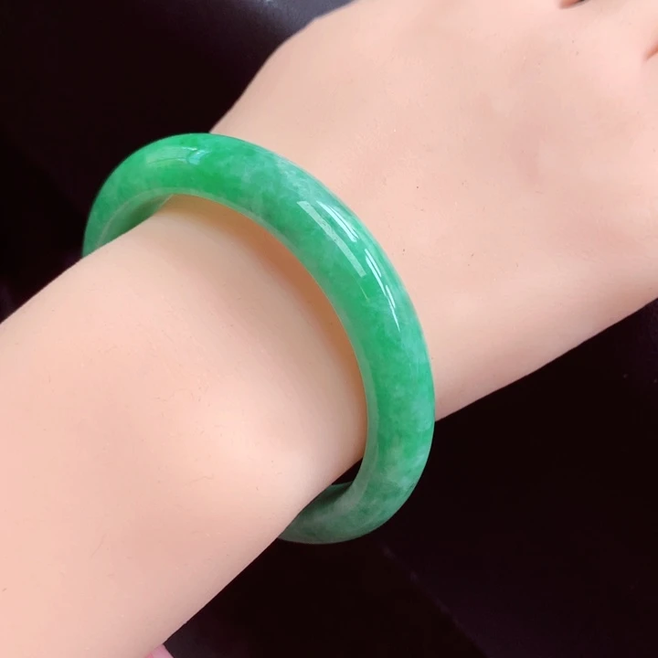 未镶嵌手镯（贵妃镯）翡翠翡翠