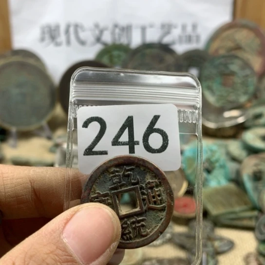 铜一*现代文创工艺品