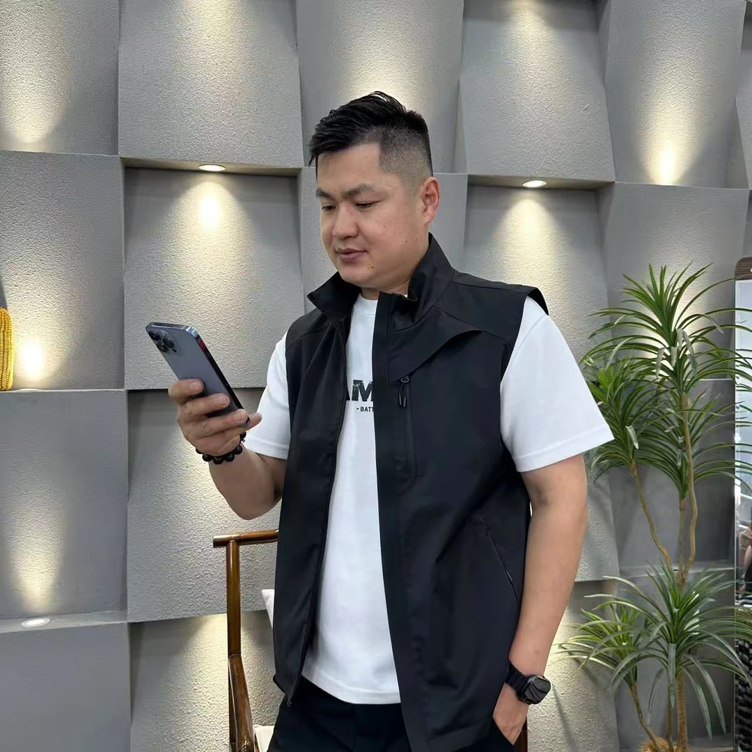 男士秋季马甲新款透气立领拉链纯色休闲修身多口袋